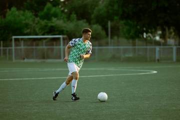 1998年世界杯，英格兰对阿根廷，迈克尔·欧文的著名超级进球！｜bob体育官方网站（配图示意）
